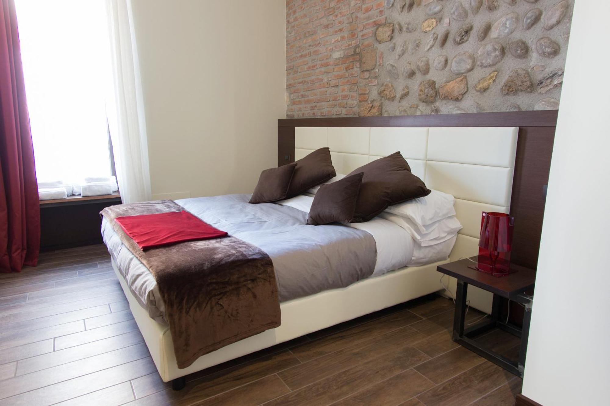 Arena Luxury Rooms เวโรนา ภายนอก รูปภาพ