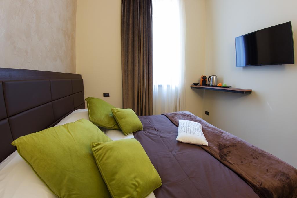 Arena Luxury Rooms เวโรนา ภายนอก รูปภาพ