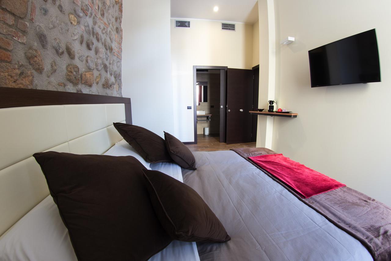 Arena Luxury Rooms เวโรนา ภายนอก รูปภาพ
